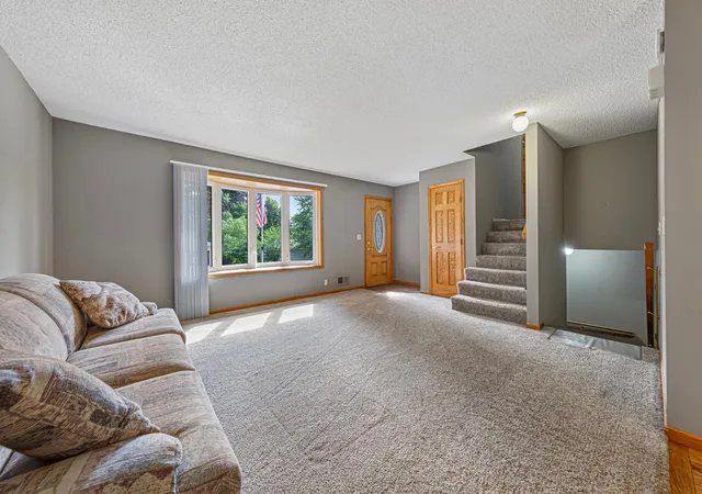 Photo 3 of Sale Pending at 606 N 9Th St, Saint Peter, MN 56082 | MLS# 7131831 | Listing updated on 2026-09-02