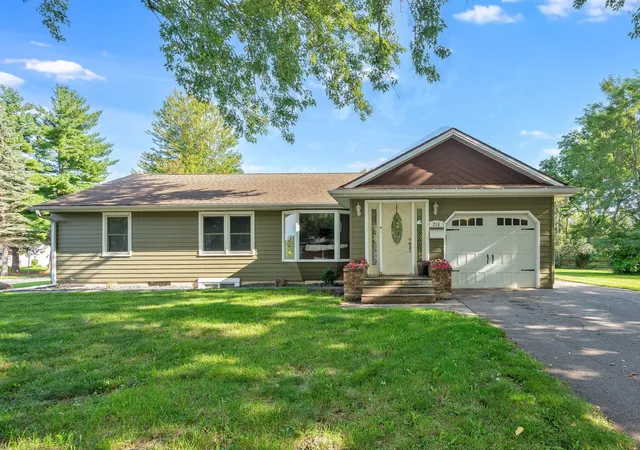 Photo 1 of Single family home for sale at 216 Haynes St, Mankato, MN 56001 | MLS# 7131836 | Listing updated on 2026-08-31