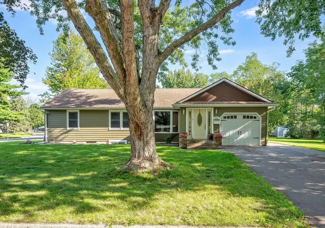 Photo 2 of Single family home for sale at 216 Haynes St, Mankato, MN 56001 | MLS# 7131836 | Listing updated on 2026-08-31