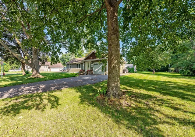 Photo 3 of Single family home for sale at 216 Haynes St, Mankato, MN 56001 | MLS# 7131836 | Listing updated on 2026-08-31