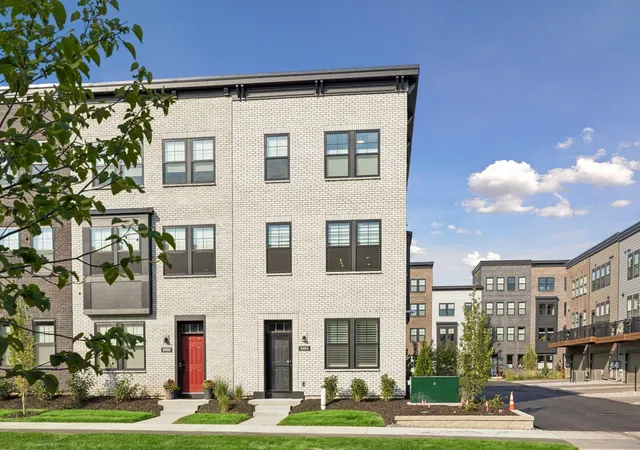 2nd image of 909 Mount Curve Blvd #A, Saint Paul, MN 55116 | MLS# 7131839
