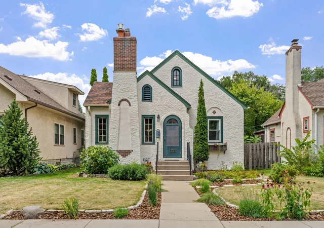 Photo 1 of Sale Pending at 2722 Garfield St Ne, Minneapolis, MN 55418 | MLS# 7131855 | Listing updated on 2026-08-30