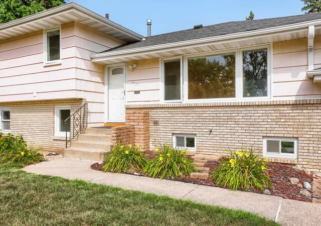 Photo 2 of Single family home for sale at 1301 Buchanan Pl Ne, Columbia Heights, MN 55421 | MLS# 7131880 | Listing updated on 2026-10-04