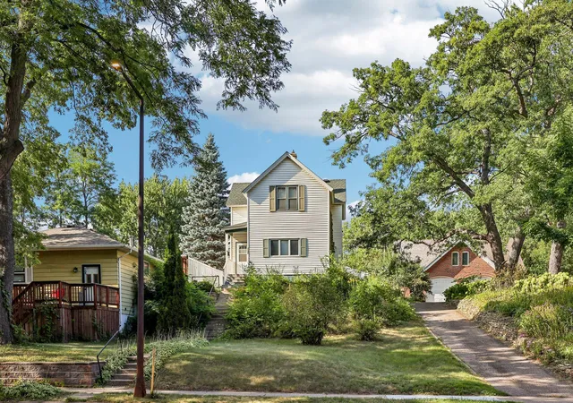2nd image of 1145 Burns Ave, Saint Paul, MN 55106 | MLS# 7131881