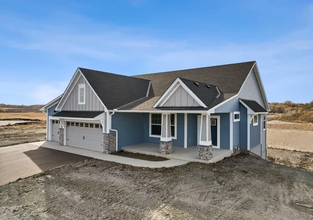 2nd image of 17989 Hidden Creek Trl, Lakeville, MN 55044 | MLS# 7131891
