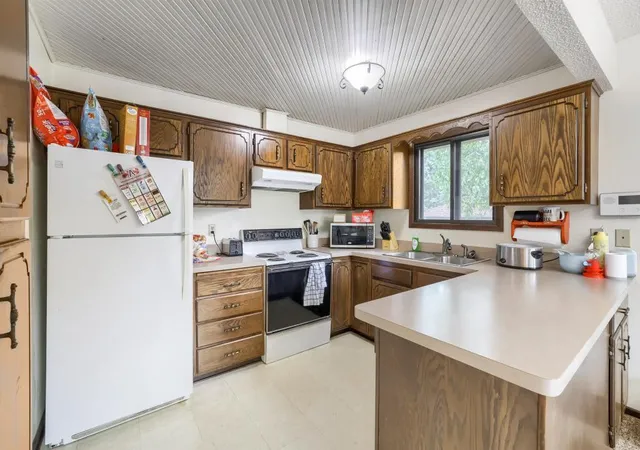 2nd image of 5326 Knox Ave N, Brooklyn Center, MN 55430 | MLS# 7131897