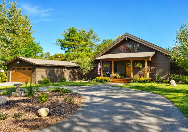 Photo 3 of Sale Pending at 29790 Lakeshore Dr, Pequot Lakes, MN 56472 | MLS# 7131901 | Listing updated on 2026-09-22