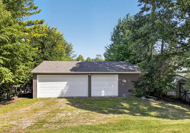 Photo 3 of Sale Pending at 716 E Mount Faith Ave, Fergus Falls, MN 56537 | MLS# 7131908 | Listing updated on 2026-10-06