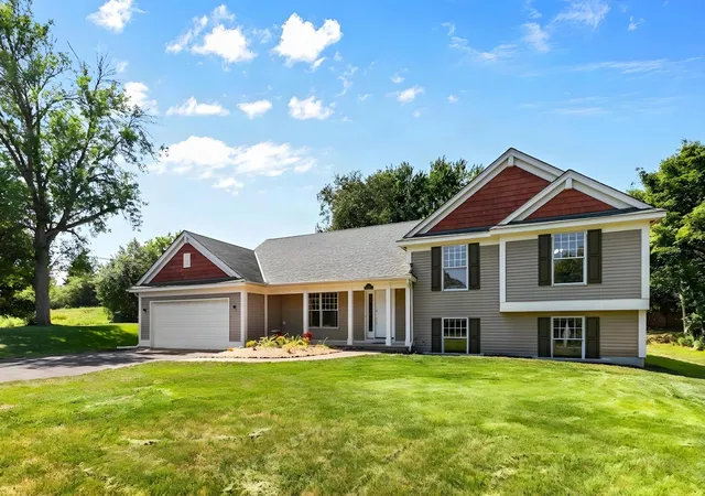 1st image of 500 Driftwood Rd, New Brighton, MN 55112 | MLS# 7131919