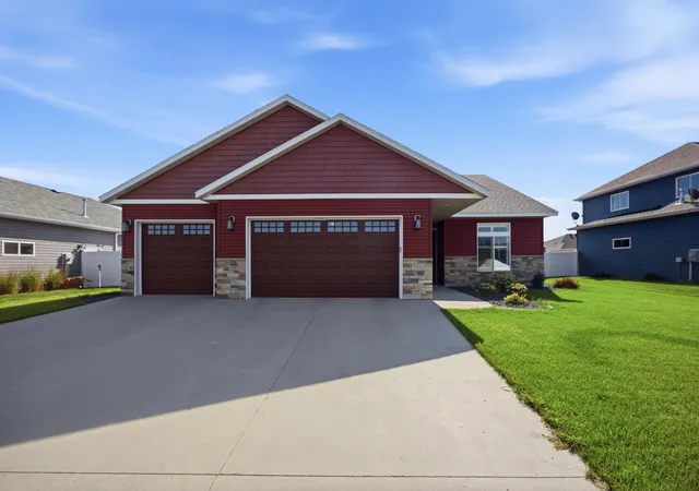 Photo 1 of Single family home for sale at 7032 26th St S, Fargo, ND 58104 | MLS# 7131920 | Listing updated on 2026-08-29