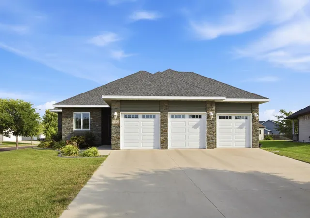 Photo 1 of Single family home for sale at 6132 14th St S, Fargo, ND 58104 | MLS# 7131926 | Listing updated on 2026-08-31
