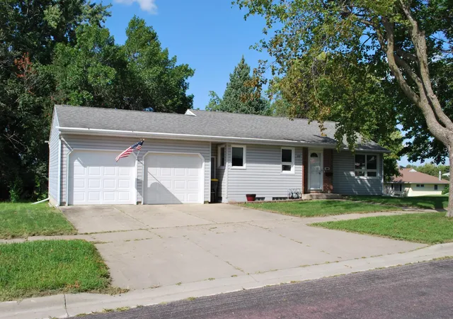 1st image of 455 Ward St, Fairmont, MN 56031 | MLS# 7131930
