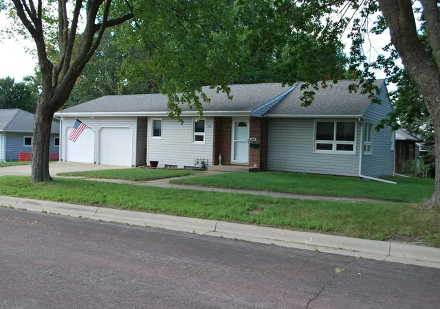 3rd image of 455 Ward St, Fairmont, MN 56031 | MLS# 7131930