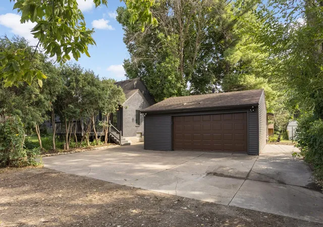 35th image of 1251 Macarthur Ave, West Saint Paul, MN 55118 | MLS# 7131938