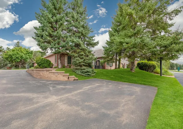 3rd image of 1417 Hunter Hill Rd, Hudson, WI 54016 | MLS# 7131947