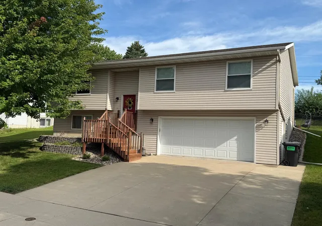 Photo 1 of Single family home for sale at 3065 Rose Heights Dr Se, Rochester, MN 55904 | MLS# 7131954 | Listing updated on 2026-08-31