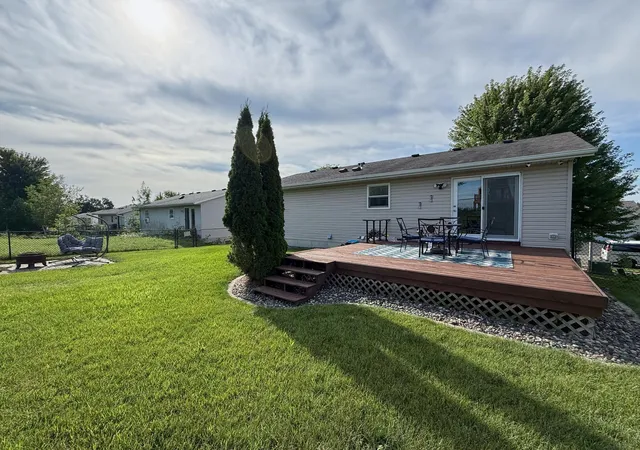 Photo 2 of Single family home for sale at 3065 Rose Heights Dr Se, Rochester, MN 55904 | MLS# 7131954 | Listing updated on 2026-08-31