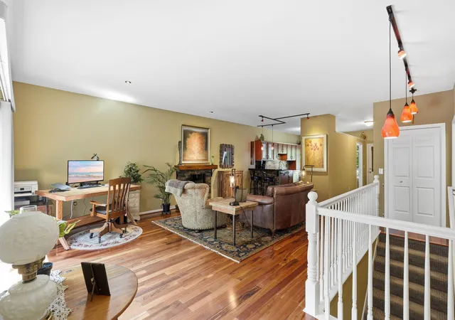 4th image of 8442 Burlwood Dr, Chanhassen, MN 55317 | MLS# 7131967