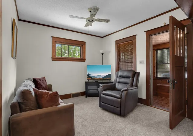 Photo 3 of Single family home for sale at 161 King St W, Saint Paul, MN 55107 | MLS# 7132006 | Listing updated on 2026-09-19