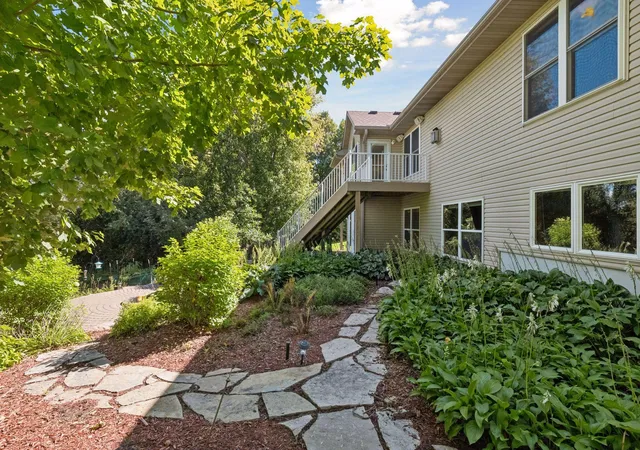 Photo 4 of Single family home for sale at 1790 Sterling Rd, Waconia, MN 55387 | MLS# 7132008 | Listing updated on 2026-09-28
