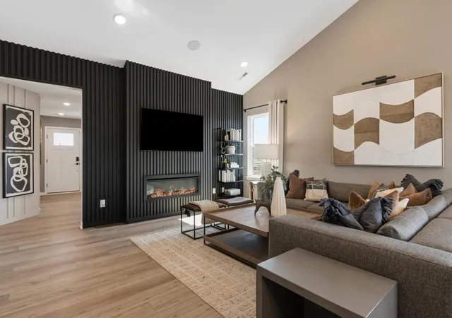 1st image of 1664 Lund Wy, Shakopee, MN 55379 | MLS# 7132016