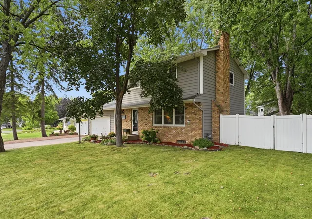 Photo 2 of Sale Pending at 4762 Decatur Ave N, New Hope, MN 55428 | MLS# 7132032 | Listing updated on 2026-09-03