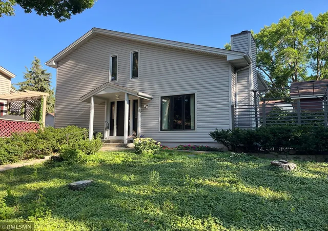 1st image of 3493 Pilgrim Ln N, Plymouth, MN 55441 | MLS# 7132034