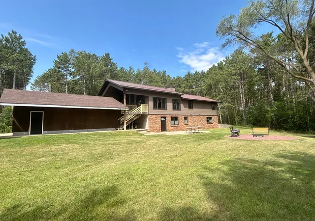 Photo 1 of Single family home for sale at 1131 Broken Arrow Rd, Hudson, WI 54016 | MLS# 7132039 | Listing updated on 2026-09-02