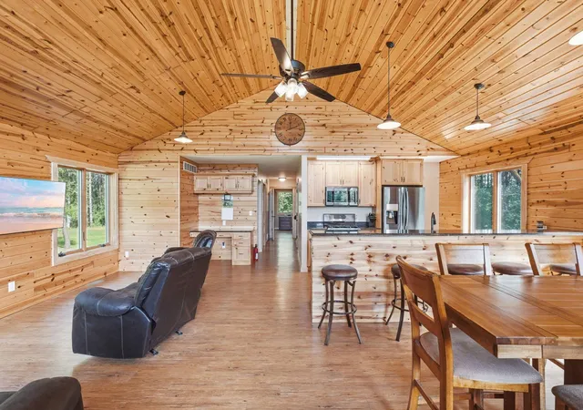 Photo 4 of Single family home for sale at 1131 Broken Arrow Rd, Hudson, WI 54016 | MLS# 7132039 | Listing updated on 2026-09-02