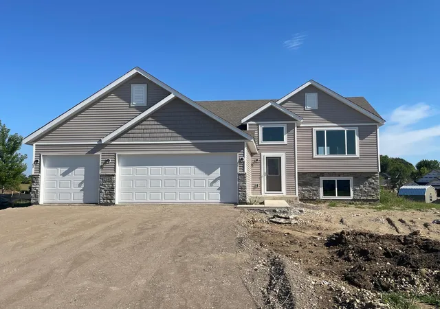 Photo 1 of Single family home for sale at 2145 Violet Ln, Faribault, MN 55021 | MLS# 7132058 | Listing updated on 2026-08-29