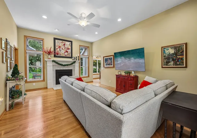 5th image of 961 Coneflower Ct, Eagan, MN 55123 | MLS# 7132063