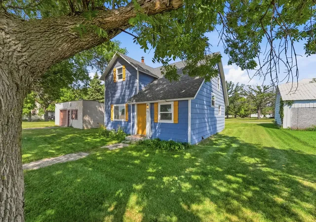Photo 2 of Single family home for sale at 604 Atlantic Ave N, Herman, MN 56248 | MLS# 7132071 | Listing updated on 2026-09-16