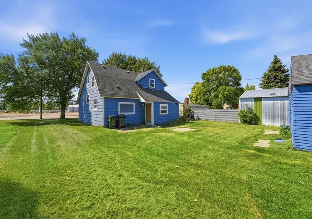 Photo 3 of Single family home for sale at 604 Atlantic Ave N, Herman, MN 56248 | MLS# 7132071 | Listing updated on 2026-09-16