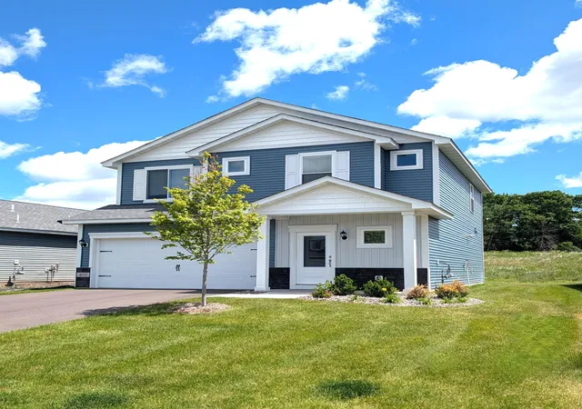 3rd image of 402 Redwood St N, Cambridge, MN 55008 | MLS# 7132083