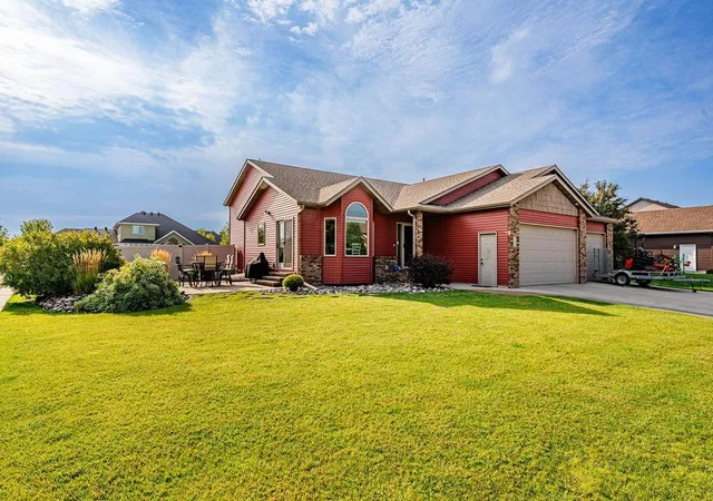 Photo 3 of Sale Pending at 1809 Pentland St, West Fargo, ND 58078 | MLS# 7132085 | Listing updated on 2026-09-24