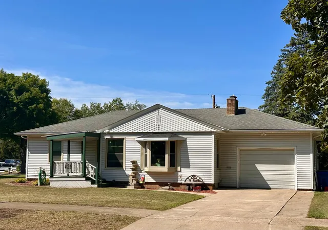 Photo 1 of Single family home for sale at 2934 Oak Ave, Slayton, MN 56172 | MLS# 7132092 | Listing updated on 2026-08-28