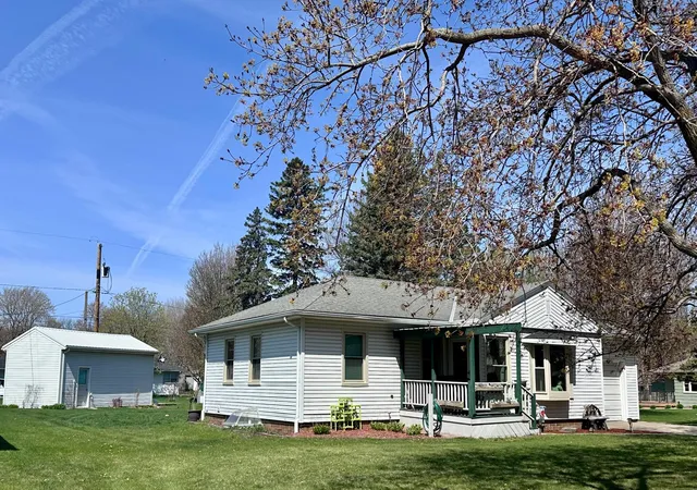 Photo 3 of Single family home for sale at 2934 Oak Ave, Slayton, MN 56172 | MLS# 7132092 | Listing updated on 2026-08-28