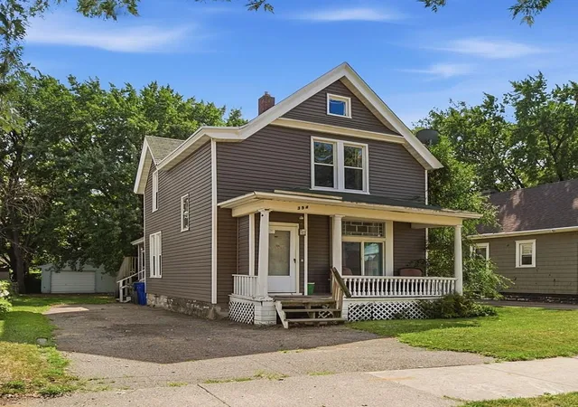 2nd image of 354 Jenks Ave, Saint Paul, MN 55130 | MLS# 7132099
