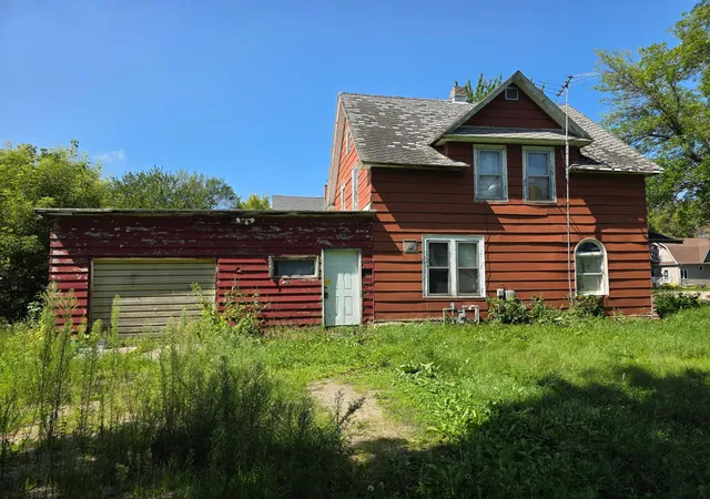 1st image of 205 Main St W, Clarks Grove, MN 56016 | MLS# 7132118