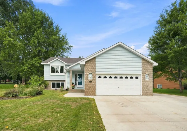 Photo 2 of Single family home for sale at 1827 Haller Wy, Saint Cloud, MN 56301 | MLS# 7132126 | Listing updated on 2026-10-08