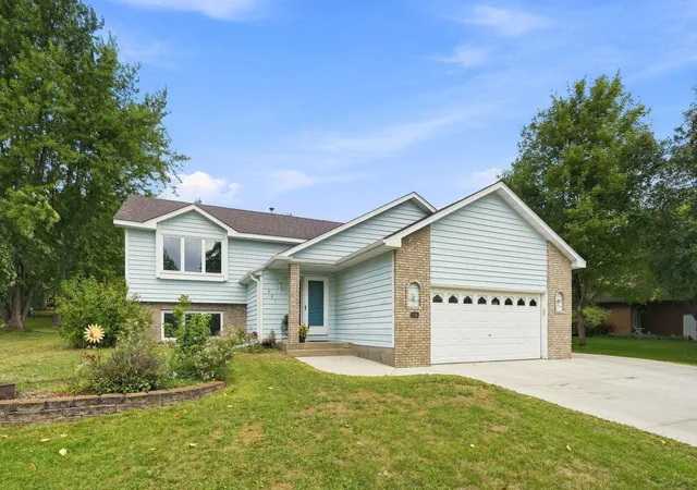 Photo 3 of Single family home for sale at 1827 Haller Wy, Saint Cloud, MN 56301 | MLS# 7132126 | Listing updated on 2026-10-08