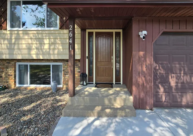 Photo 4 of Sale Pending at 2641 Ridge Ln, Mounds View, MN 55112 | MLS# 7132130 | Listing updated on 2026-09-03