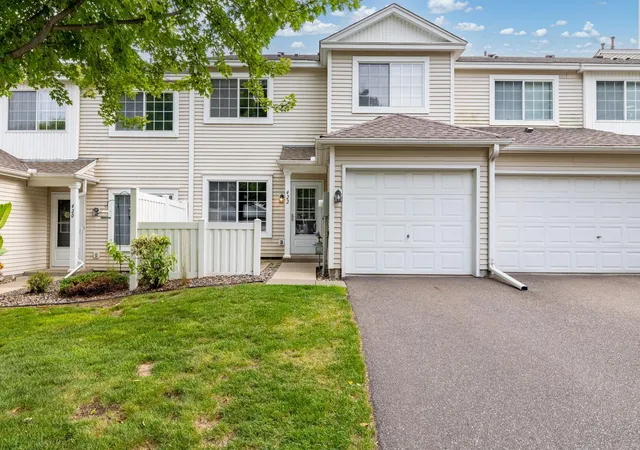 27th image of 422 Leeward Trl, Woodbury, MN 55129 | MLS# 7132132