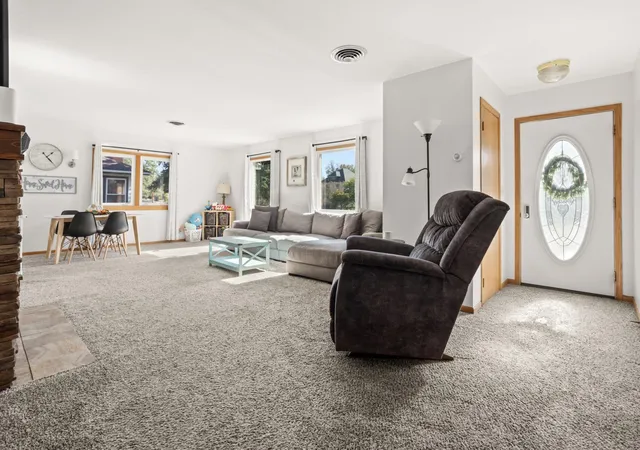 Photo 4 of Single family home for sale at 332 Willow St E, Detroit Lakes, MN 56501 | MLS# 7132134 | Listing updated on 2026-09-29