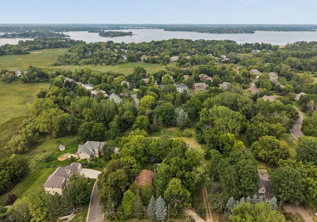 Photo 3 of Single family home for sale at 26750 Smithtown Rd, Excelsior, MN 55331 | MLS# 7132152 | Listing updated on 2026-09-02