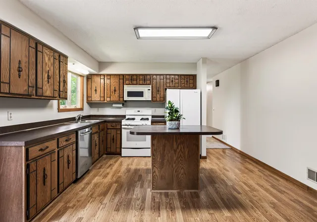 Photo 3 of Sale Pending at 15849 Harwell Ave, Apple Valley, MN 55124 | MLS# 7132154 | Listing updated on 2026-10-05