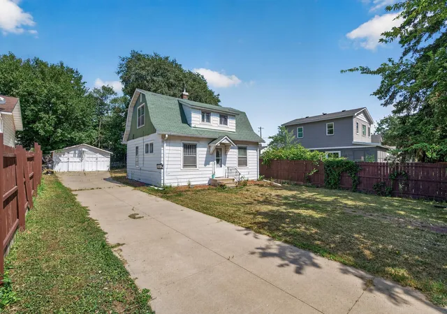 1st image of 569 Hatch Ave, Saint Paul, MN 55117 | MLS# 7132157