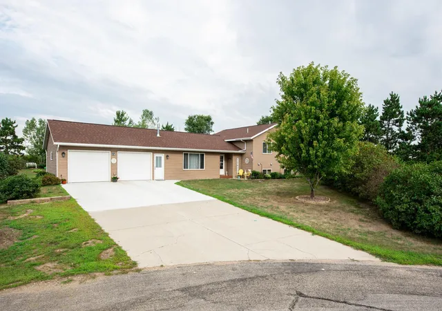 Photo 2 of Sale Pending at 614 W Colfax St, Parkers Prairie, MN 56361 | MLS# 7132163 | Listing updated on 2026-09-28