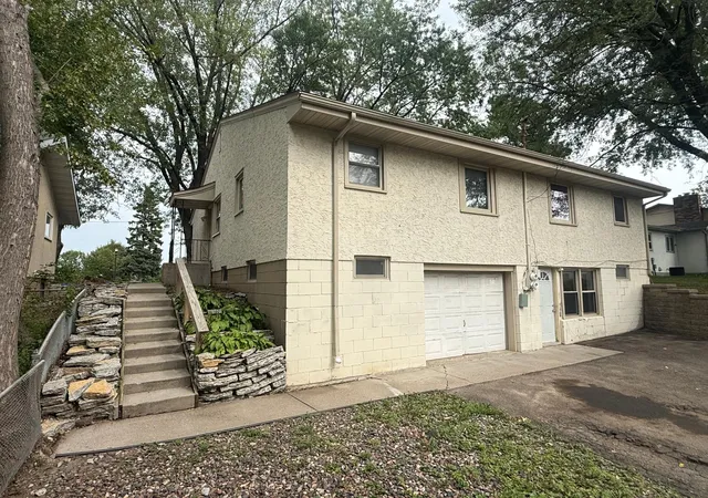Photo 3 of House for sale at 1605-1607 Arcade St, Saint Paul, MN 55106 | MLS# 7132167 | Listing updated on 2026-09-24