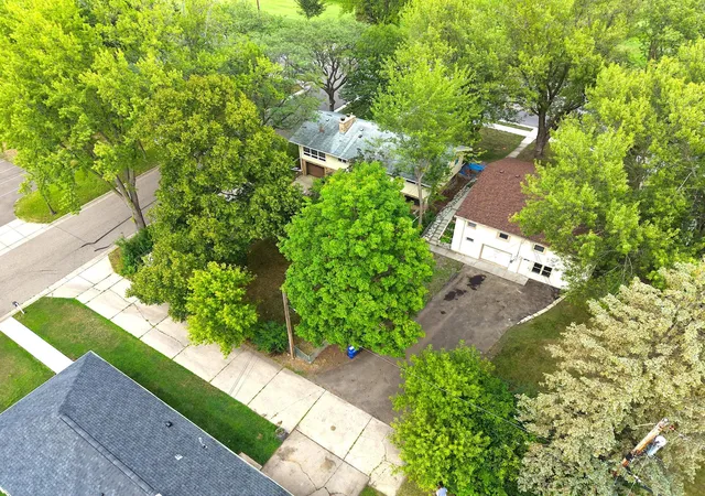 Photo 4 of House for sale at 1605-1607 Arcade St, Saint Paul, MN 55106 | MLS# 7132167 | Listing updated on 2026-09-24